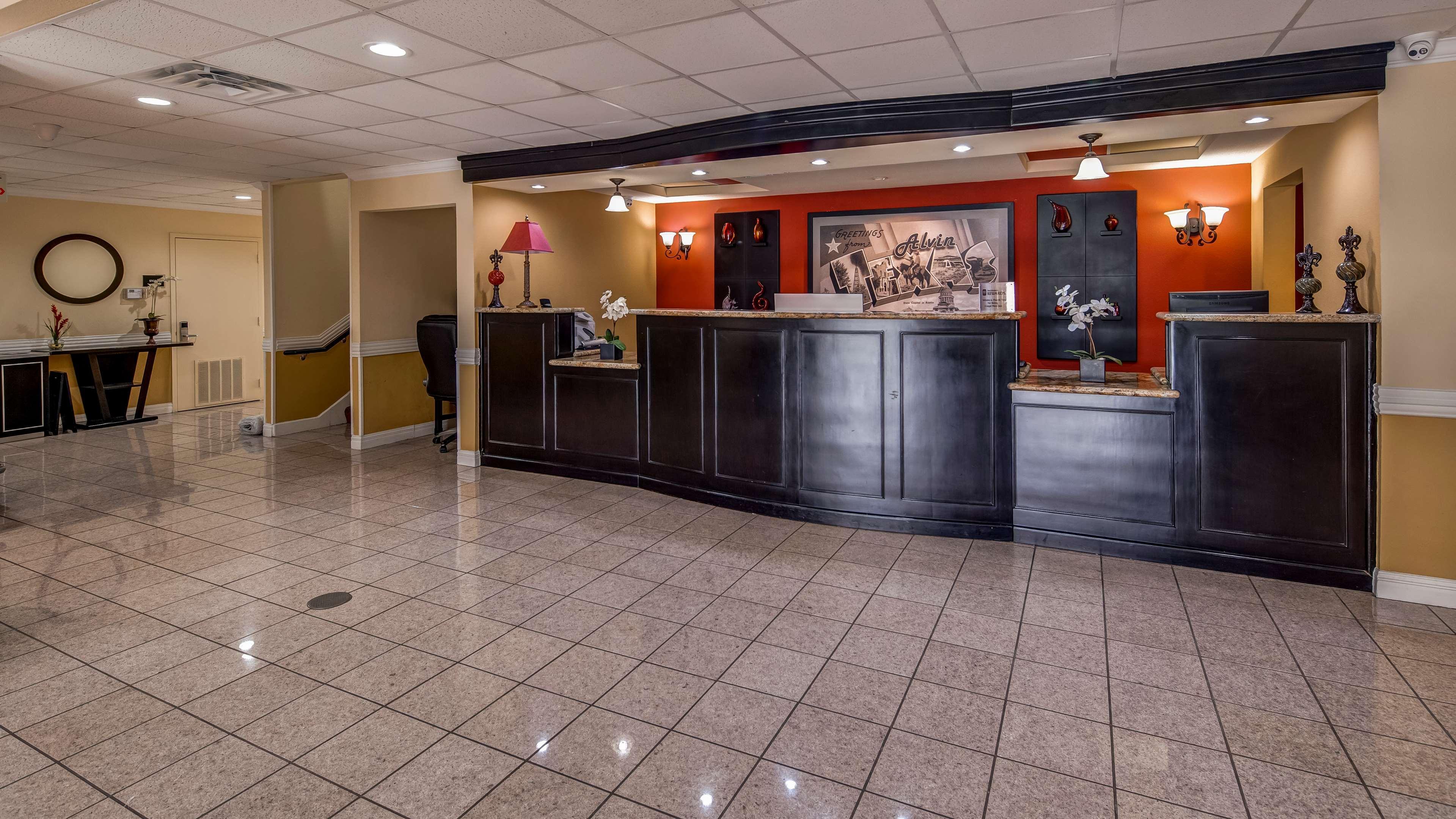 Surestay Plus Hotel By Best Western Alvin Exterior foto